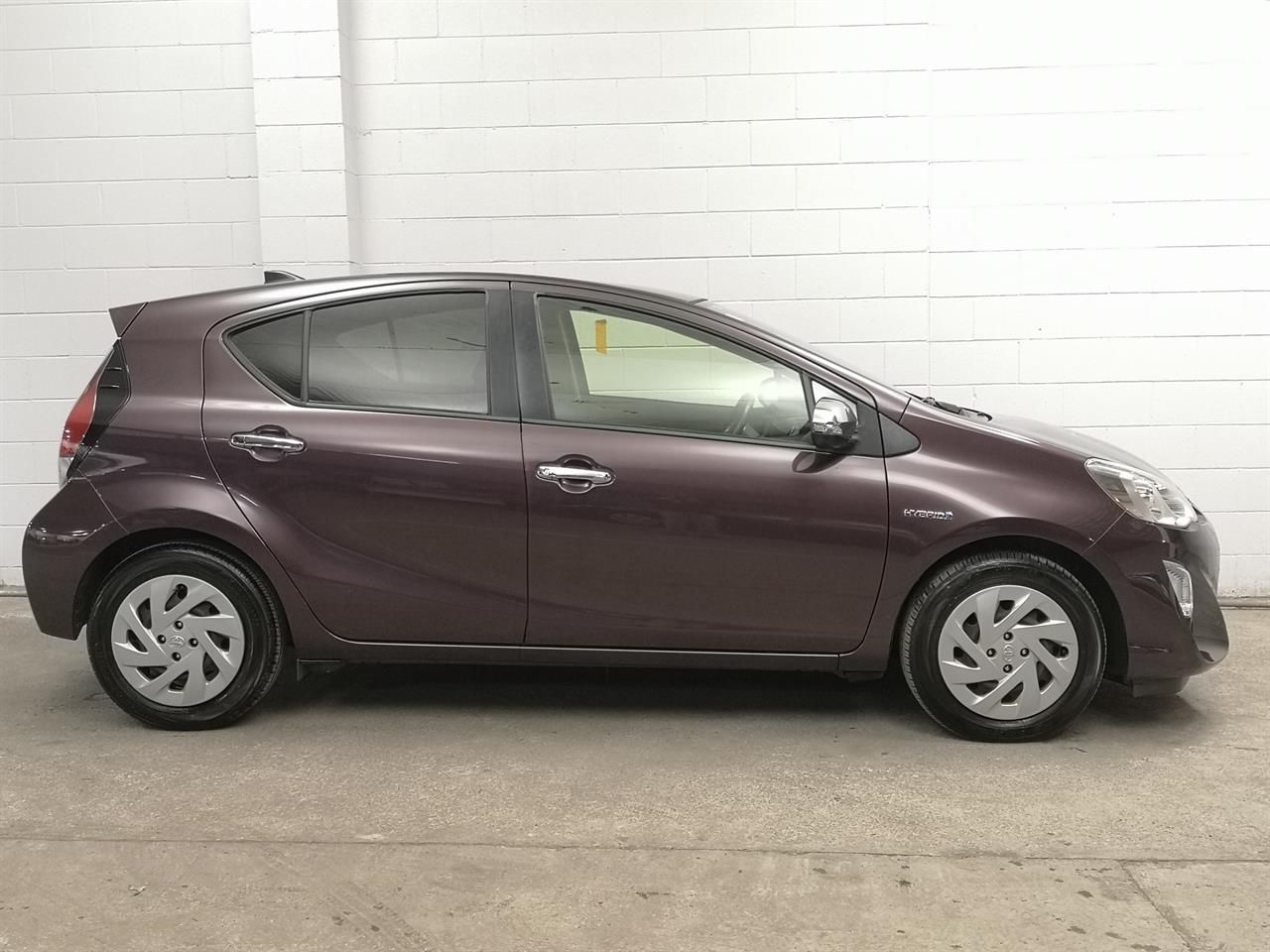 Vehicle image 3