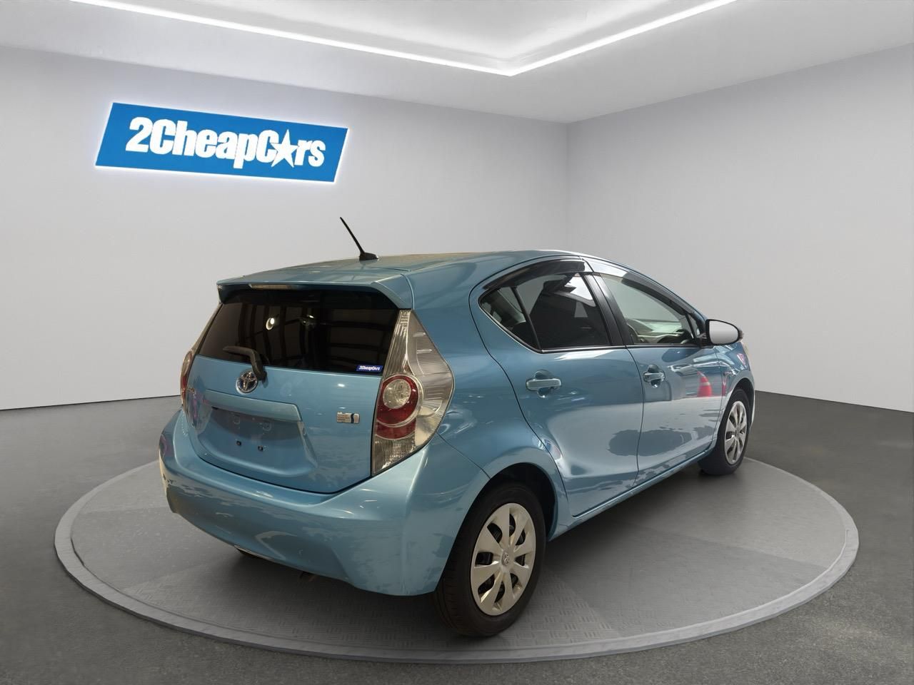 Vehicle image 5