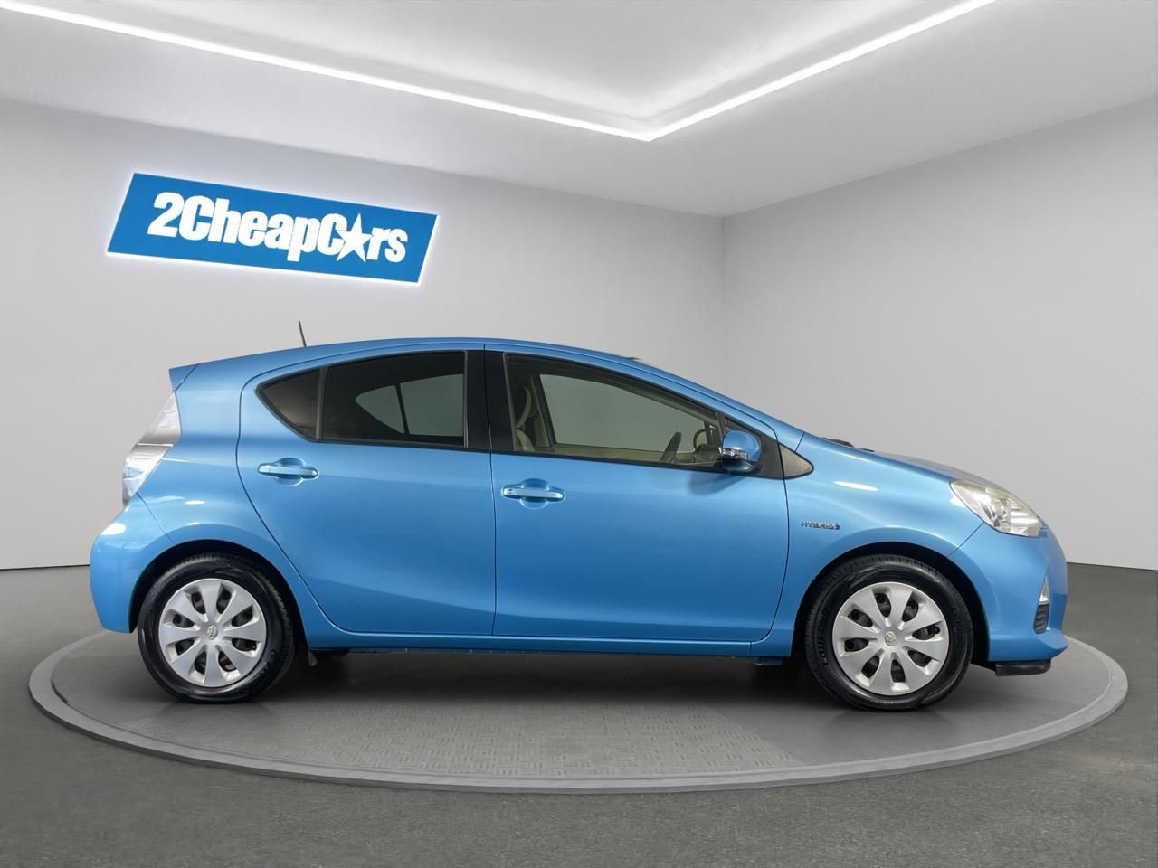 Vehicle image 4