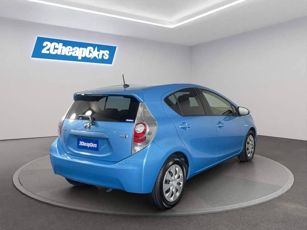 Vehicle image 5