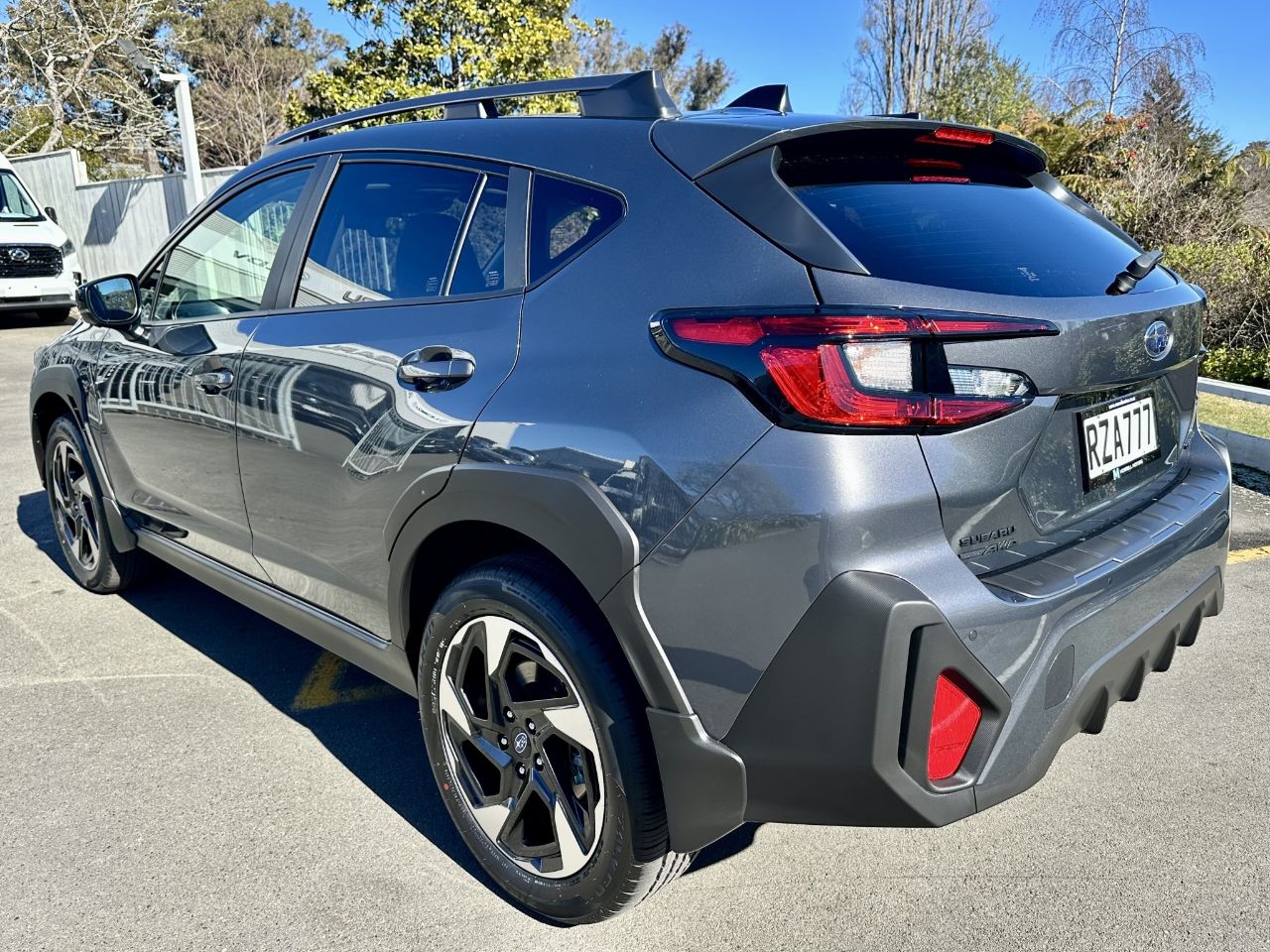 Vehicle image 5