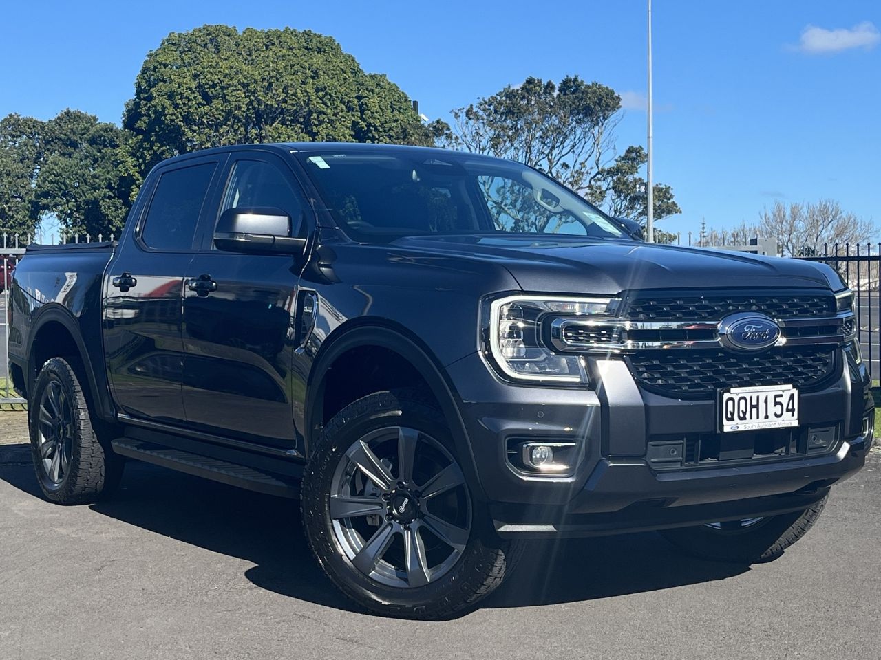 Vehicle image 5