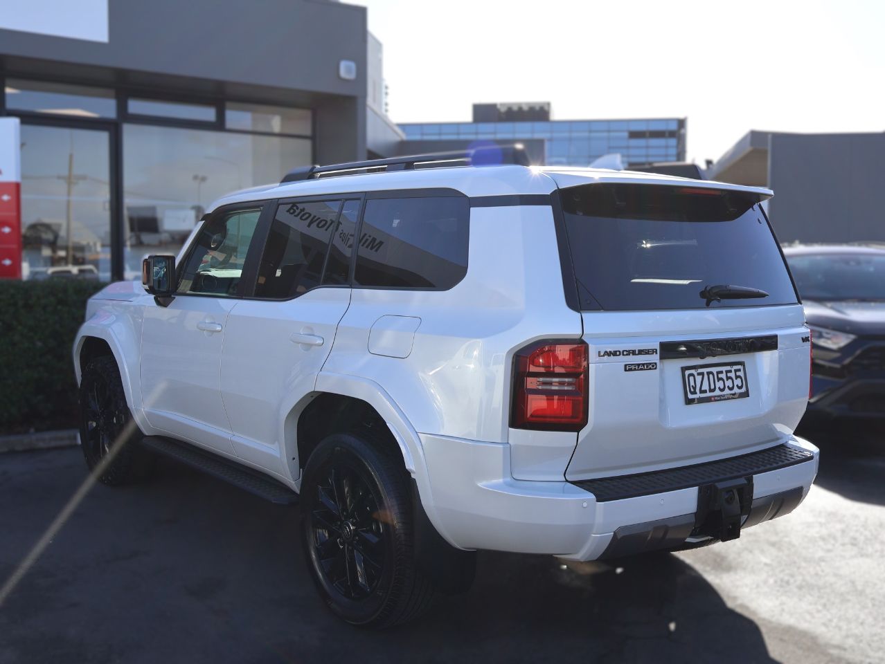 Vehicle image 5