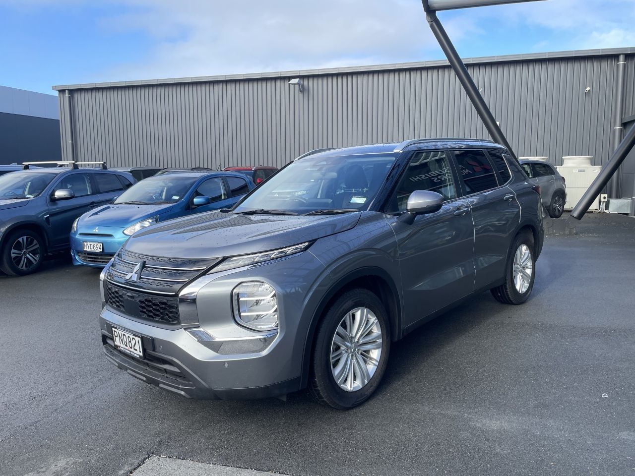 Vehicle image 5