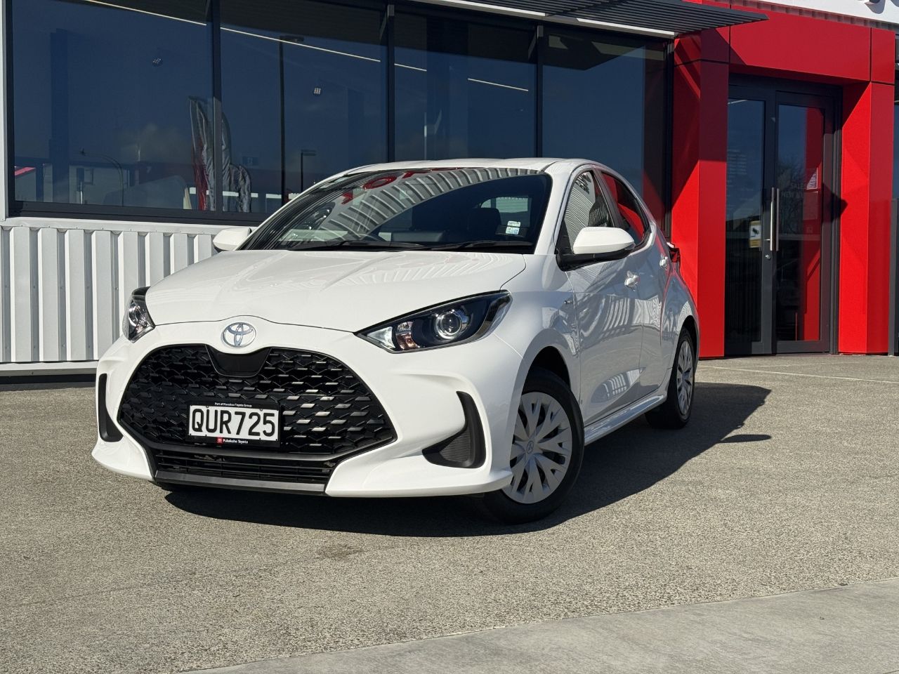 Vehicle image 4