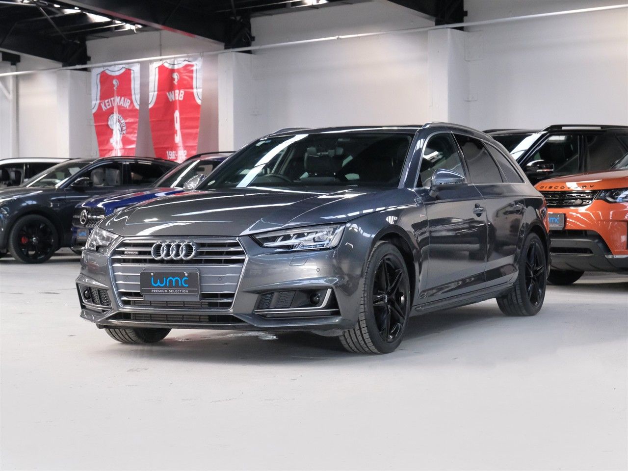 Vehicle image 4