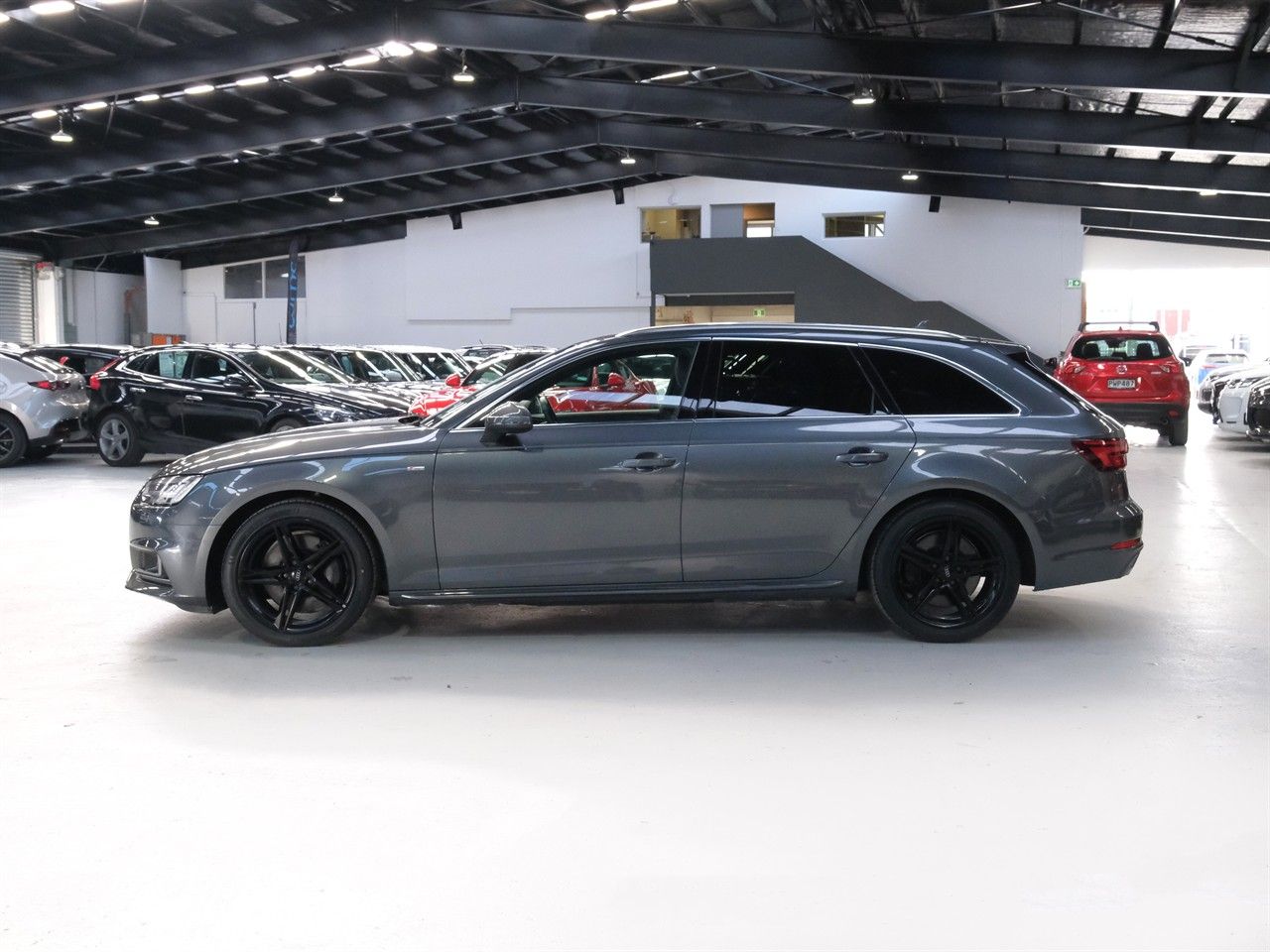 Vehicle image 5