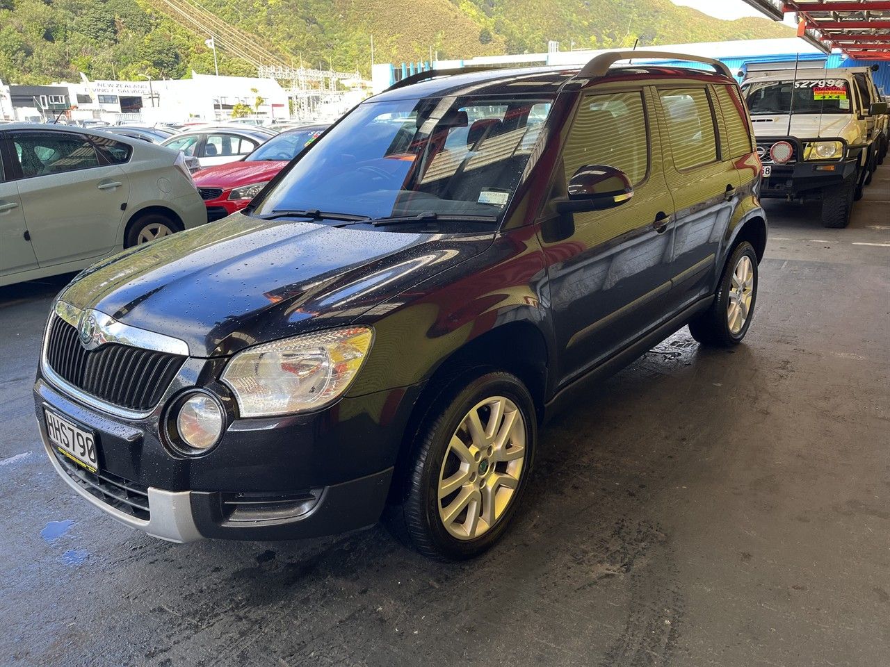 Vehicle image 3
