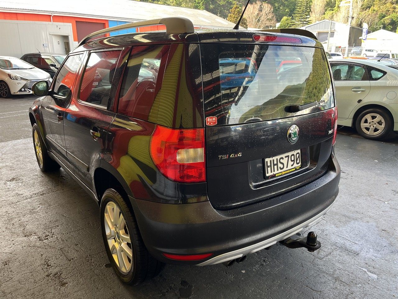Vehicle image 4