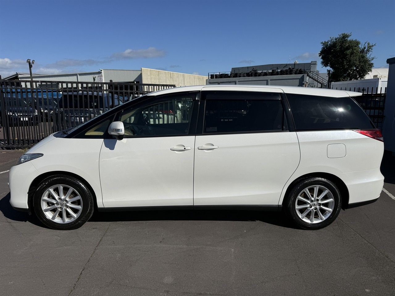 Vehicle image 3