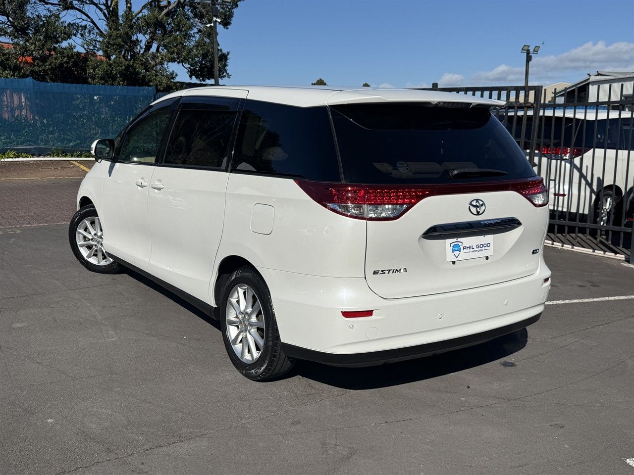 Vehicle image 4