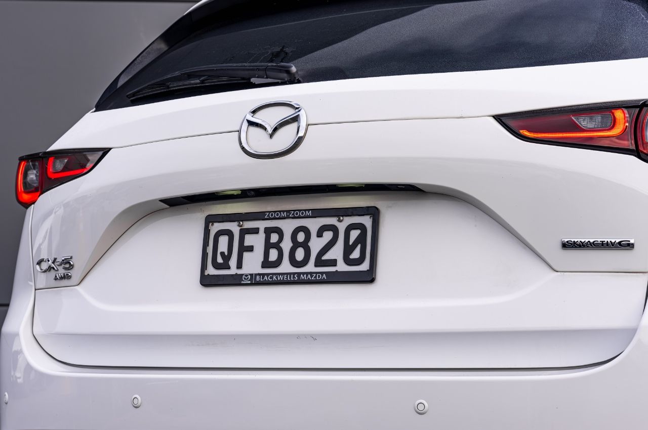 Vehicle image 4