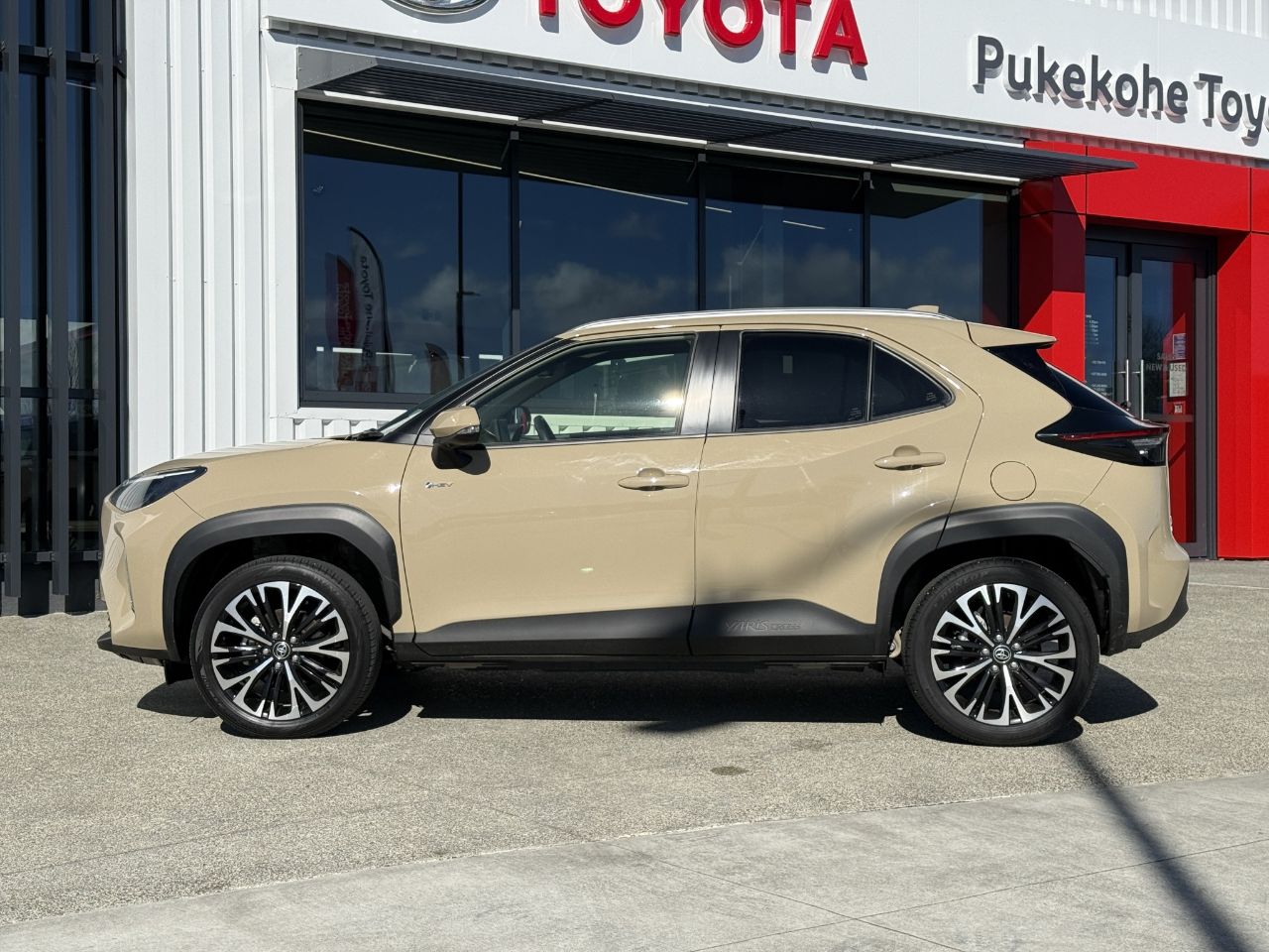 Vehicle image 4