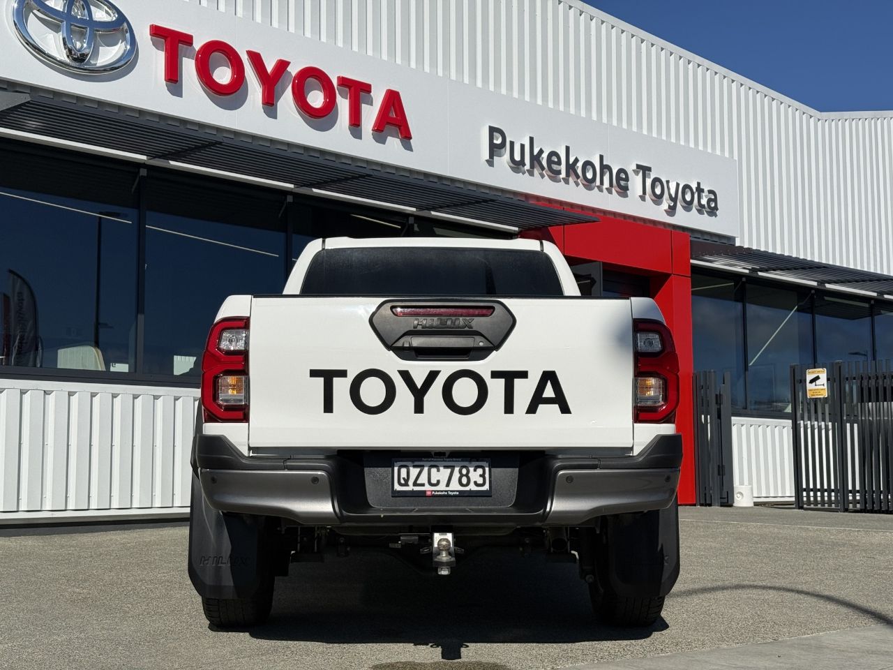 Vehicle image 5
