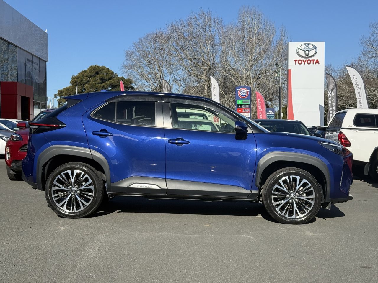 Vehicle image 5