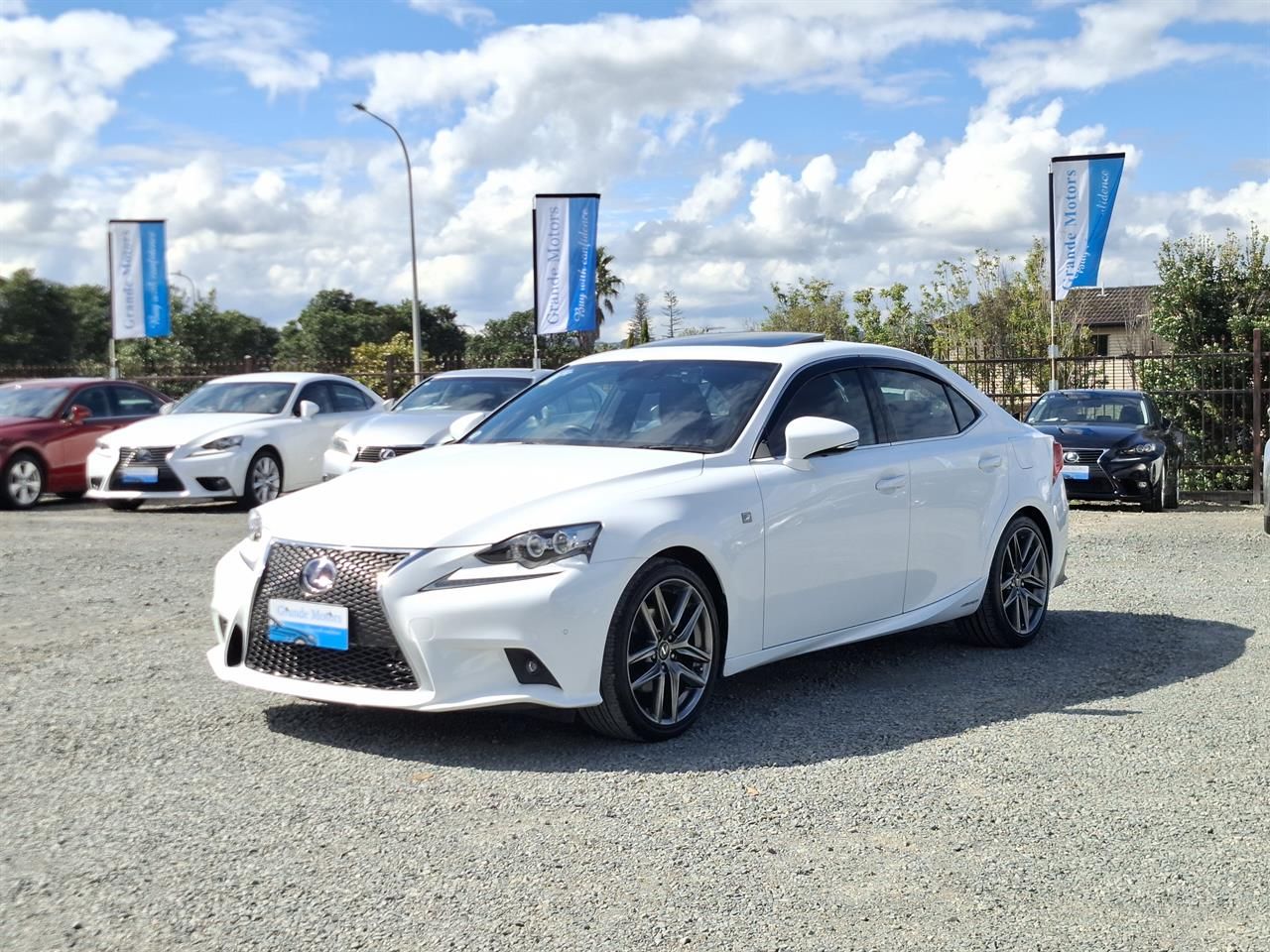 Vehicle image 3