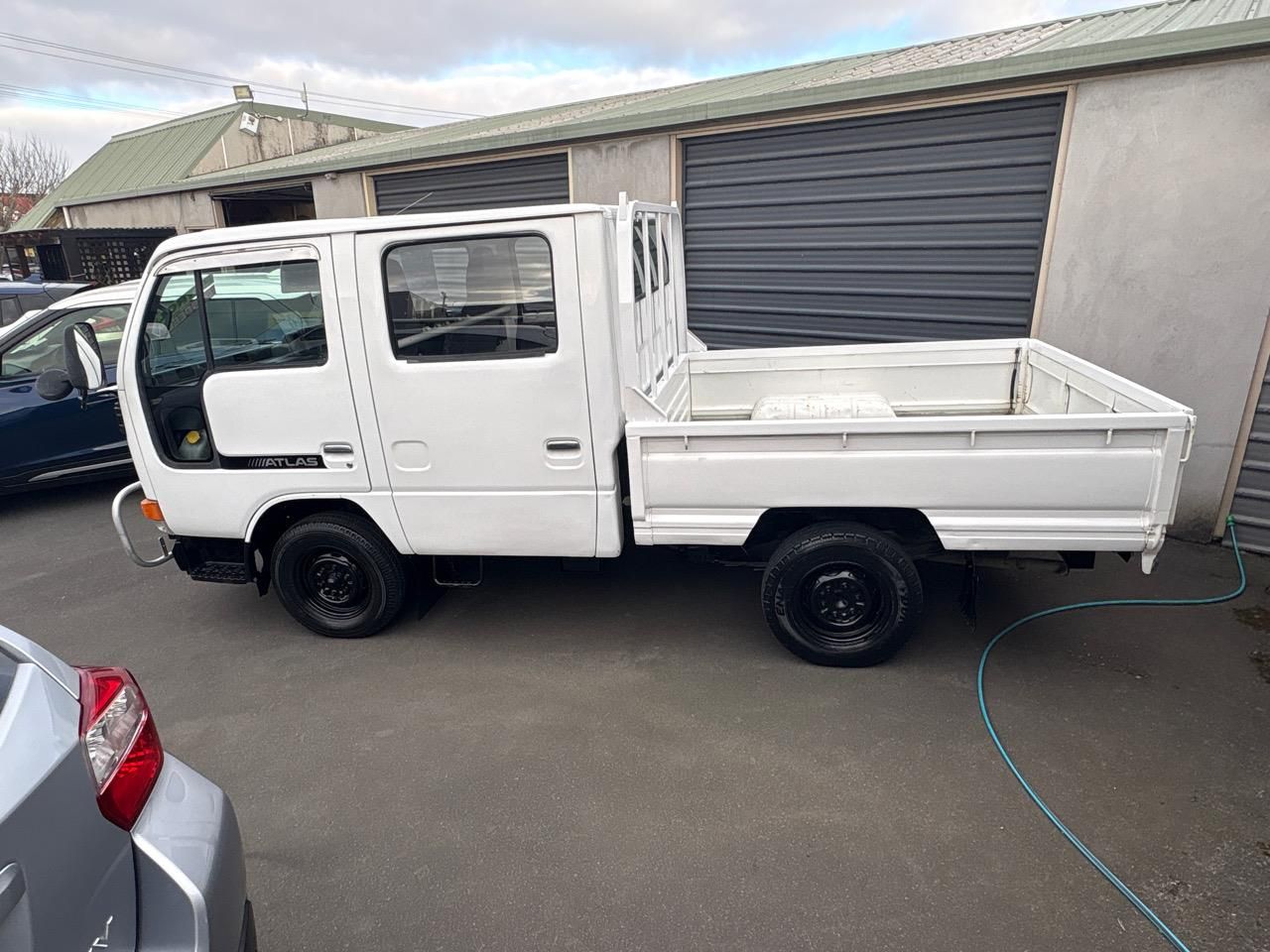 Vehicle image 3