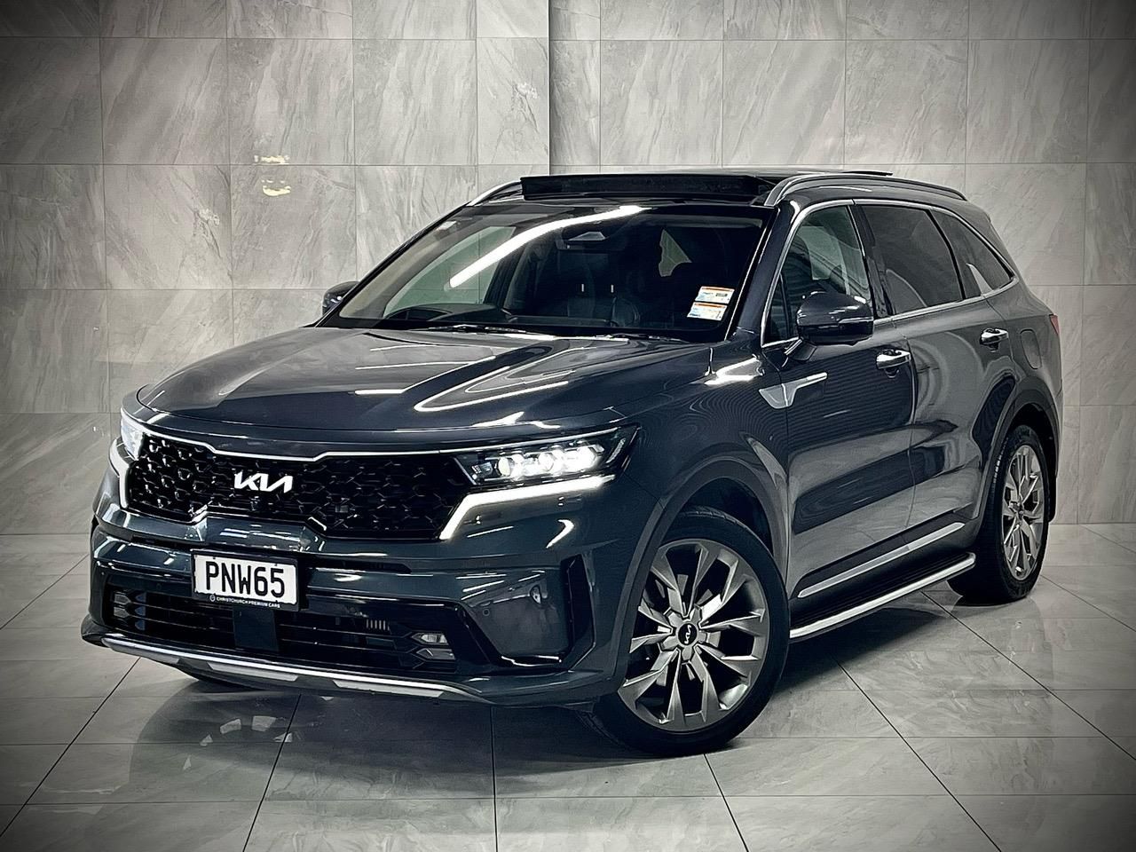 Vehicle image 5