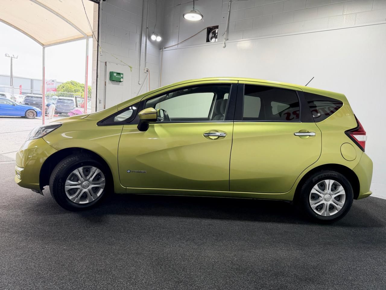 Vehicle image 5