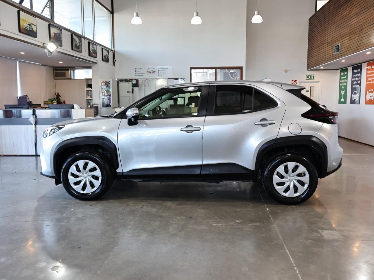 Vehicle image 5
