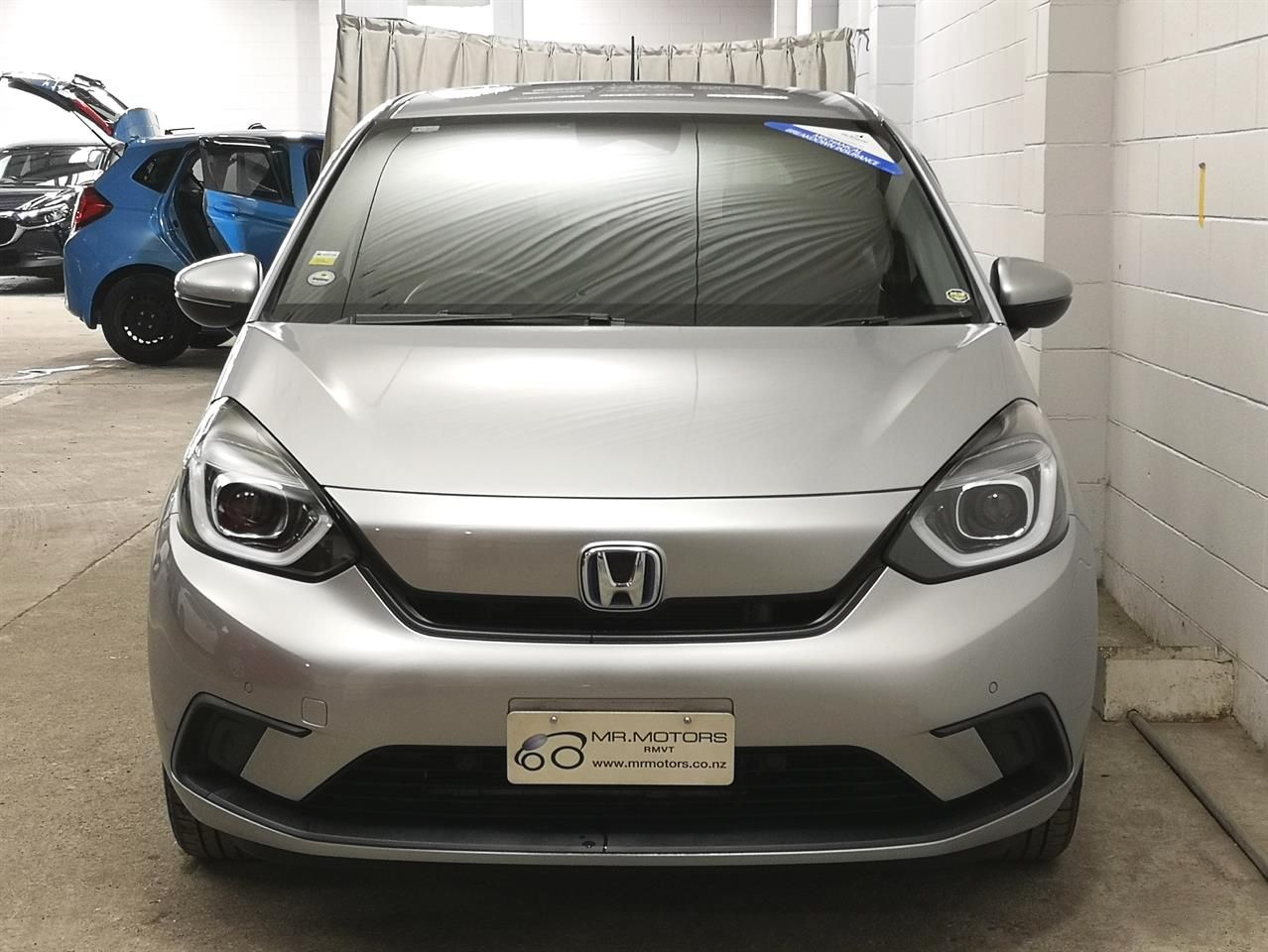 Vehicle image 4
