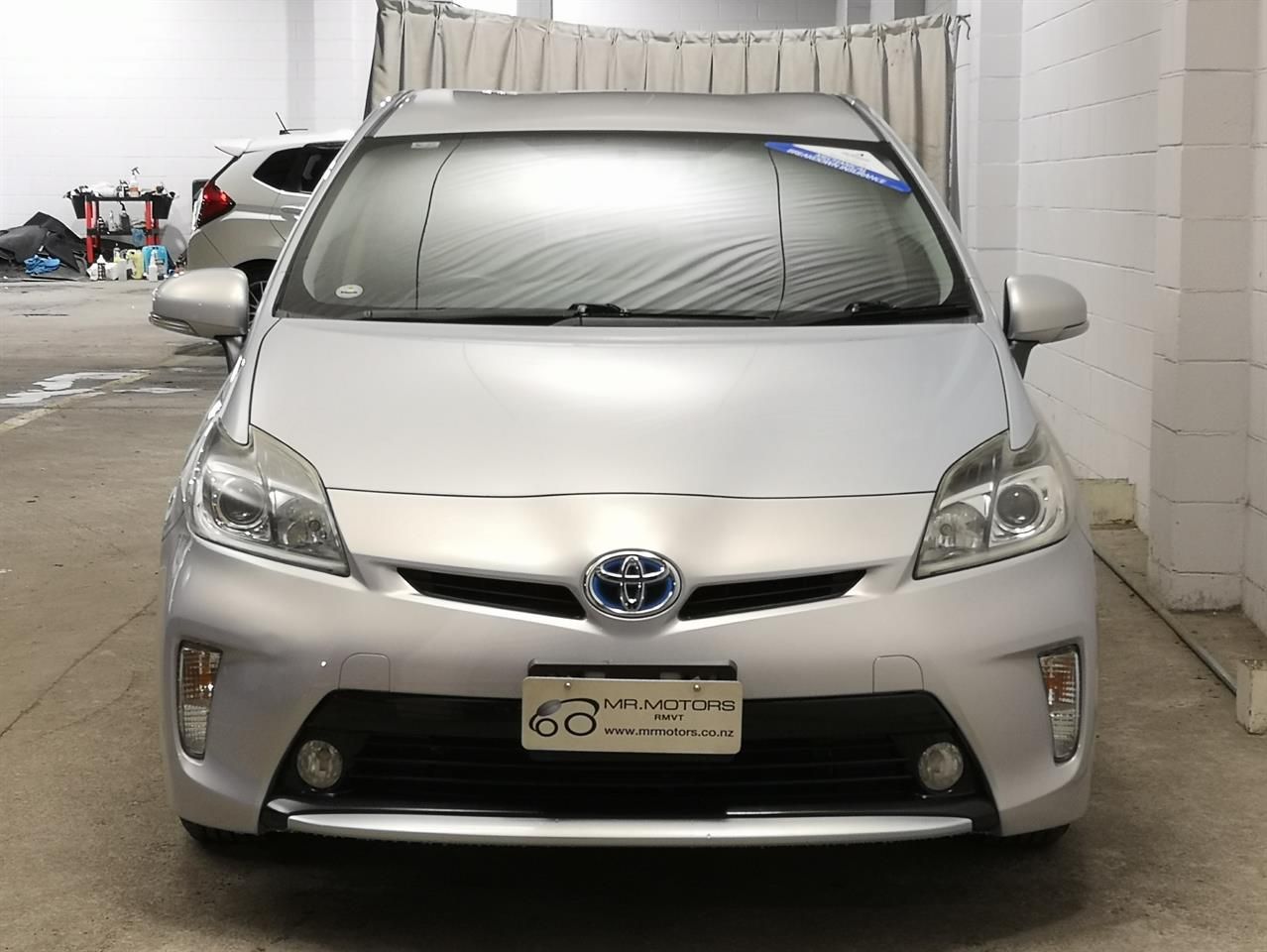 Vehicle image 4