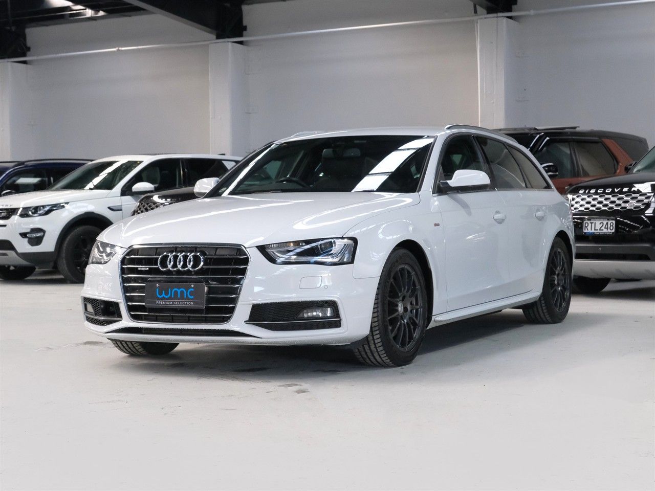 Vehicle image 4
