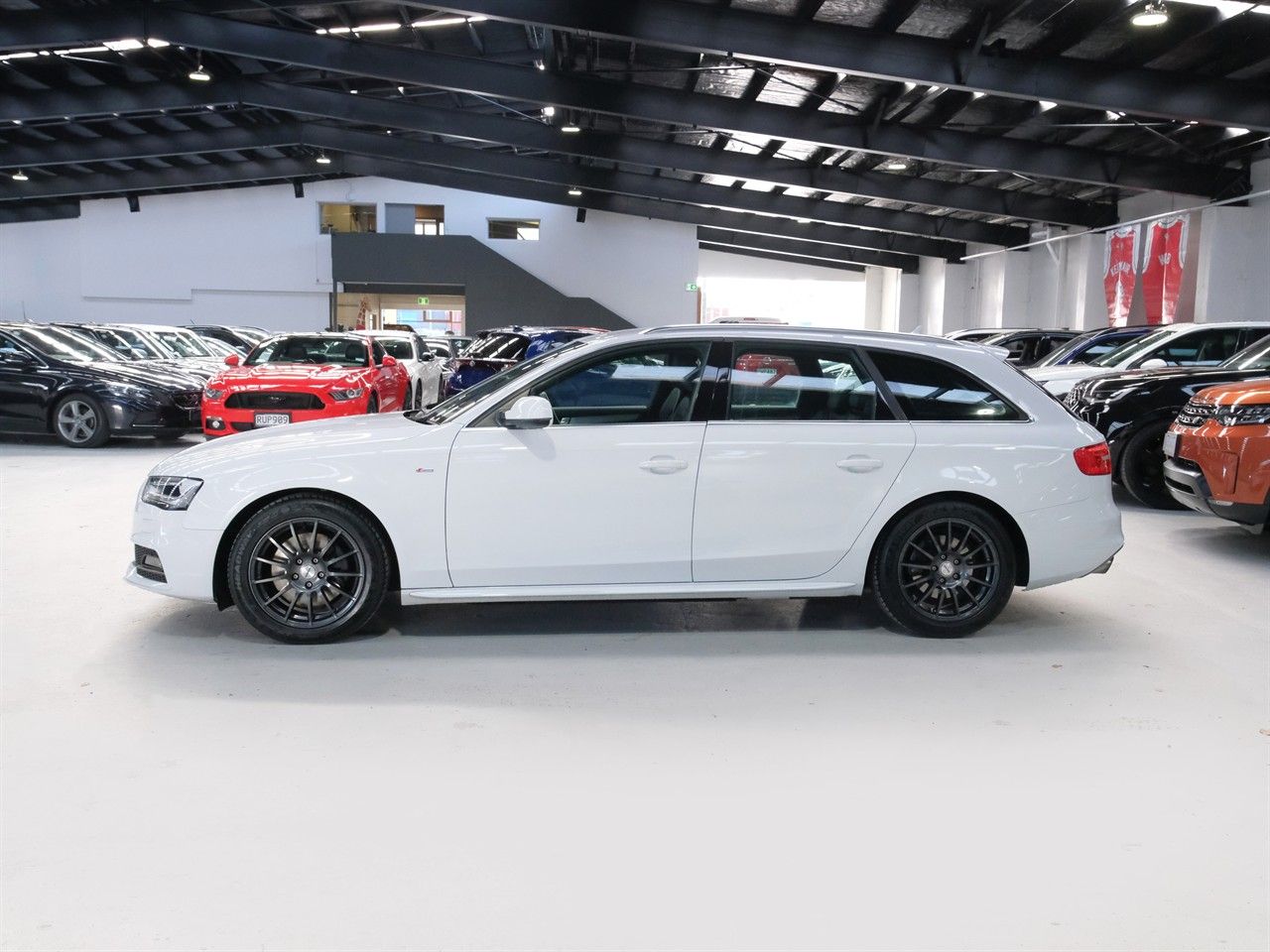 Vehicle image 5