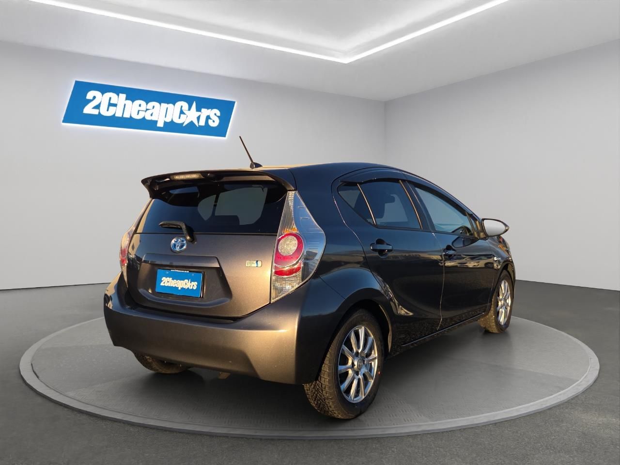 Vehicle image 5