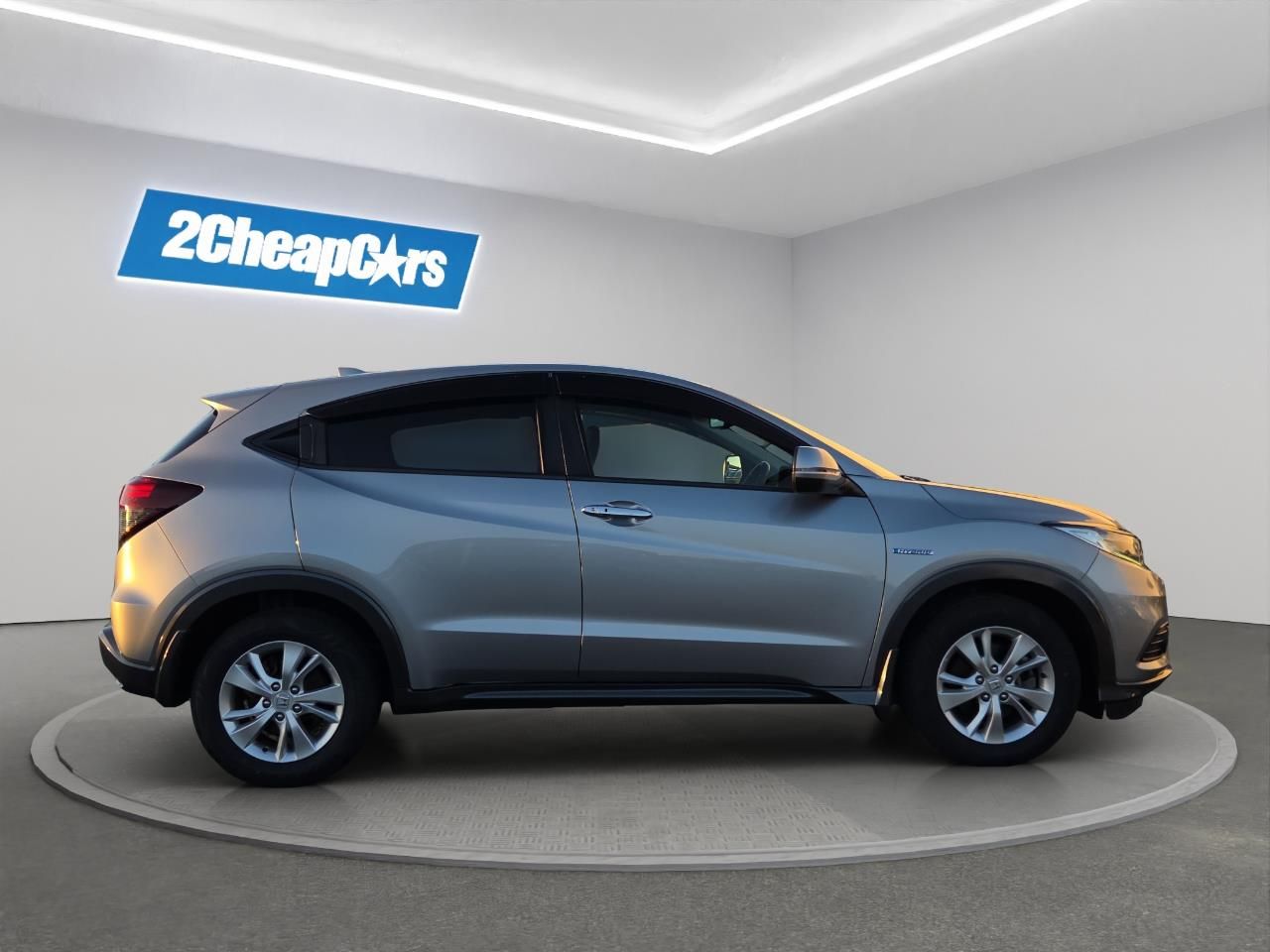 Vehicle image 4