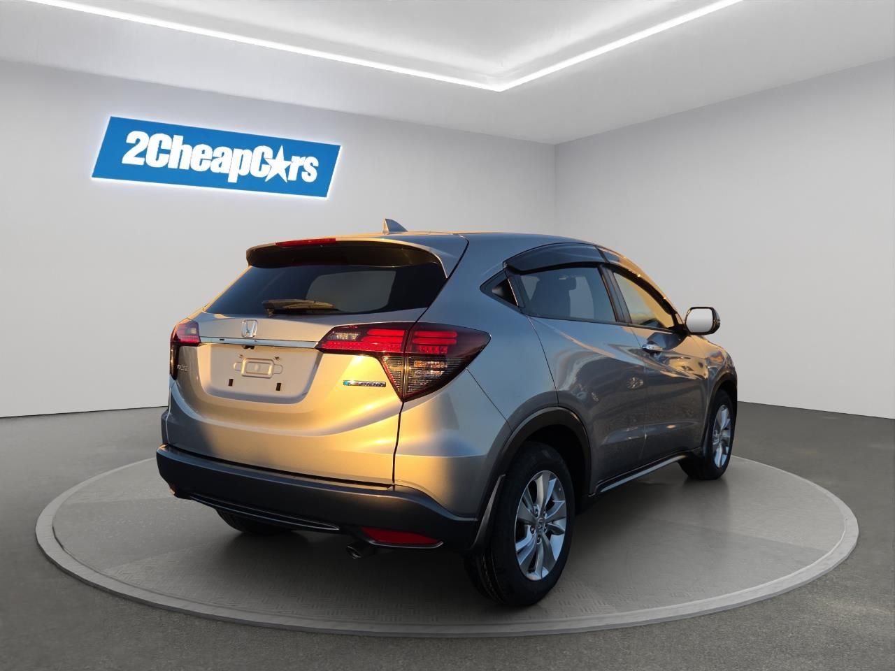 Vehicle image 5