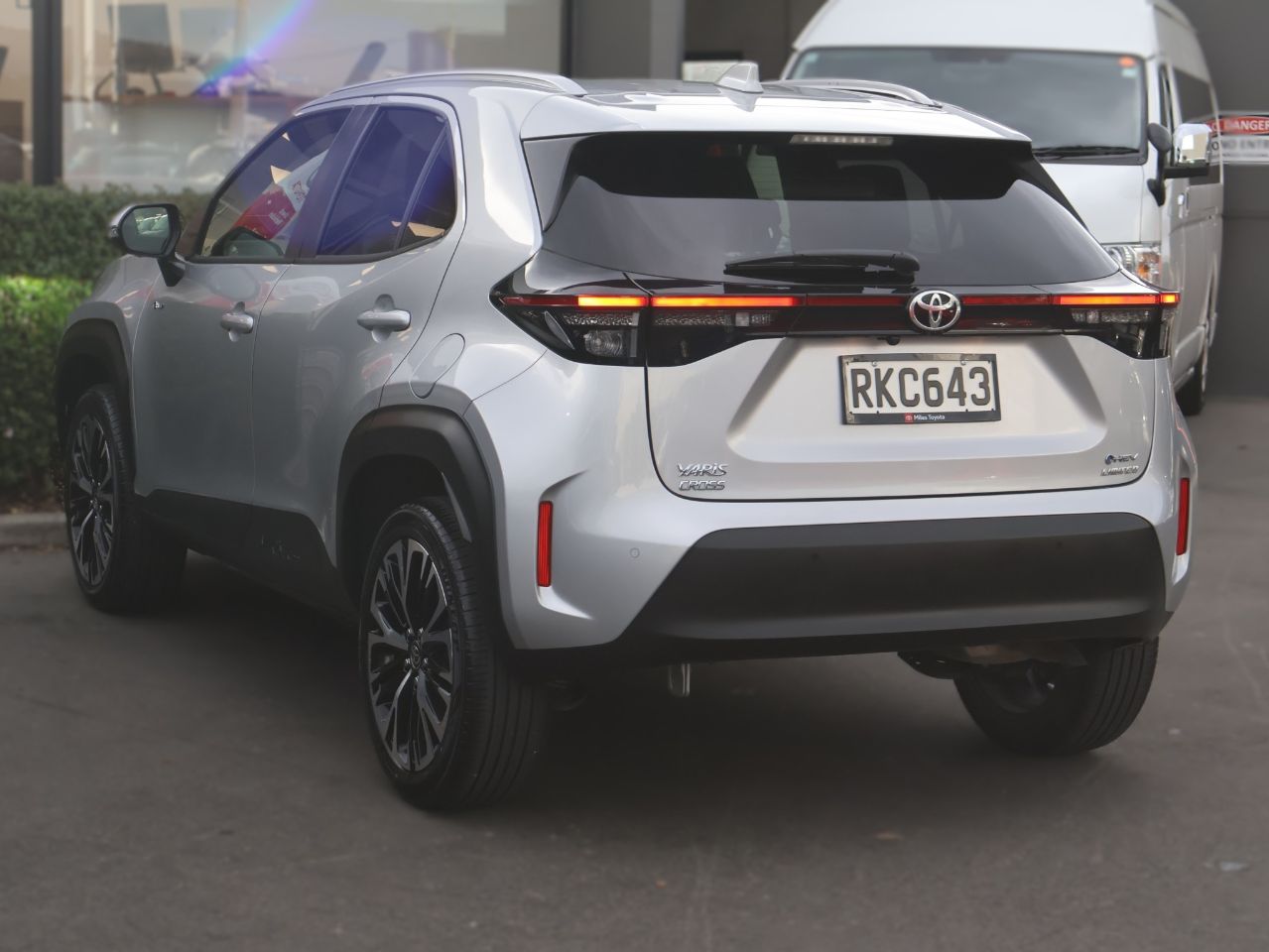 Vehicle image 5