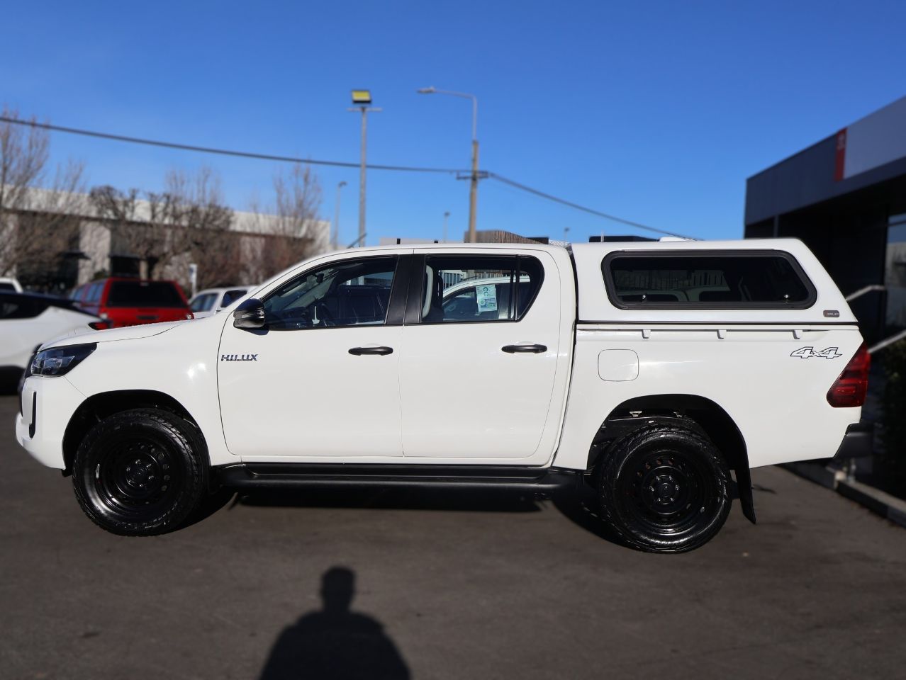 Vehicle image 4