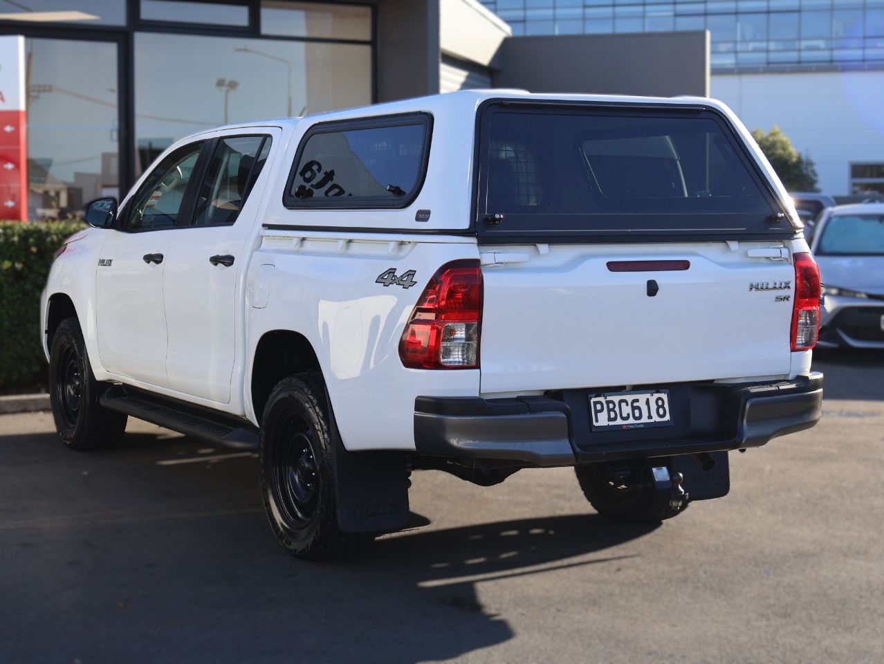 Vehicle image 5