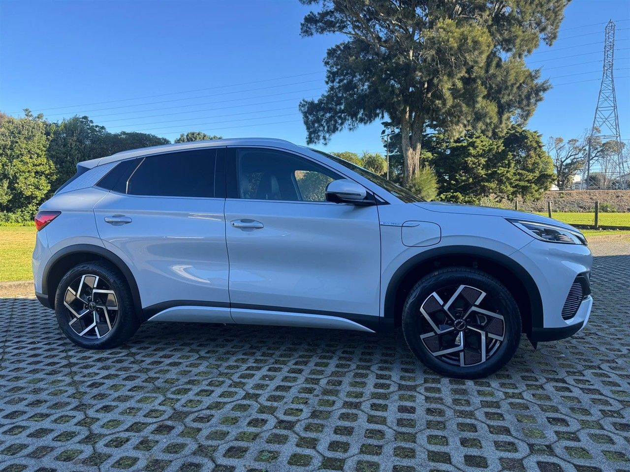 Vehicle image 3