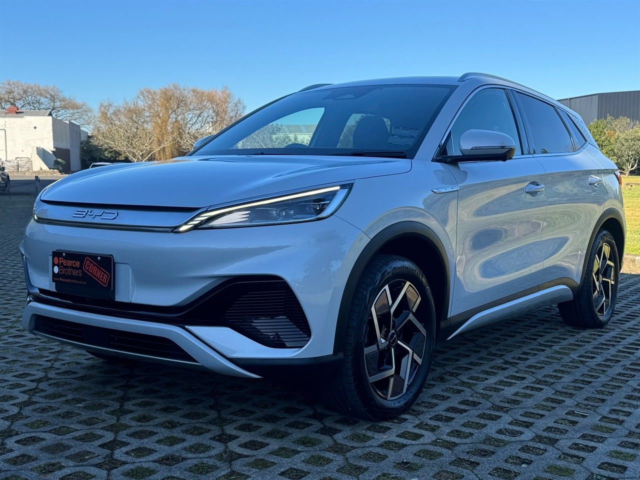 Vehicle image 5