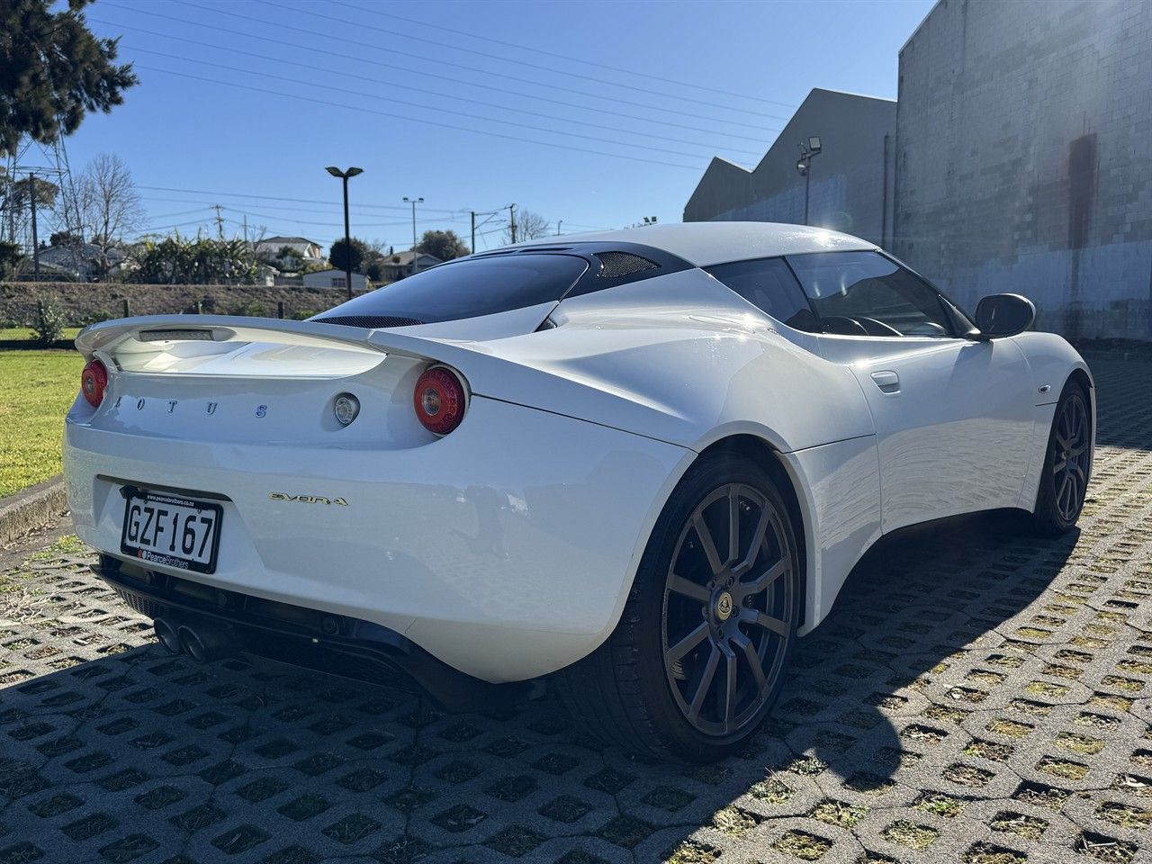 Vehicle image 5