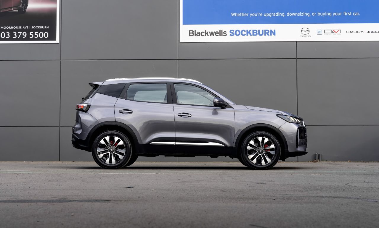 Vehicle image 3