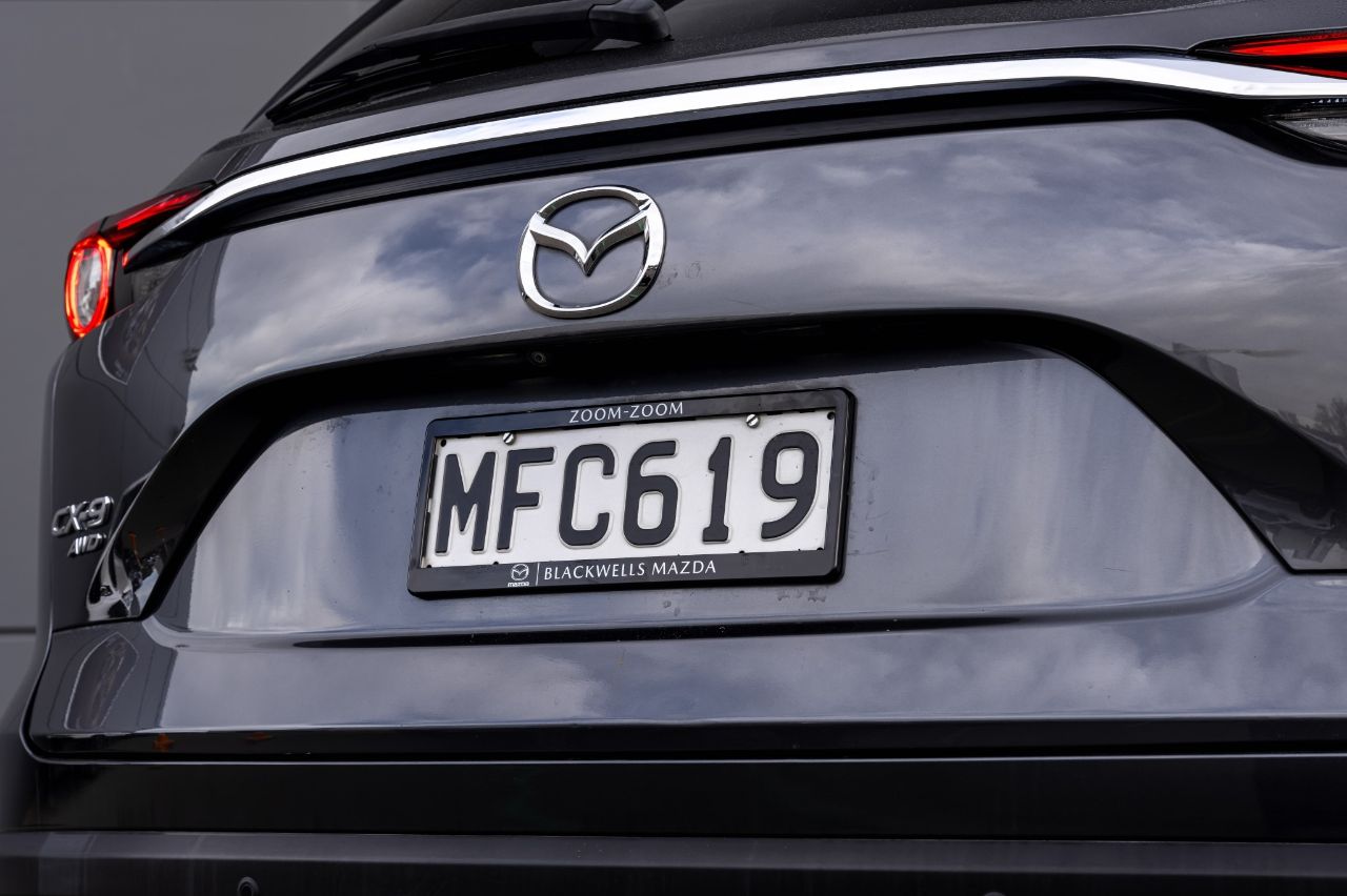 Vehicle image 5
