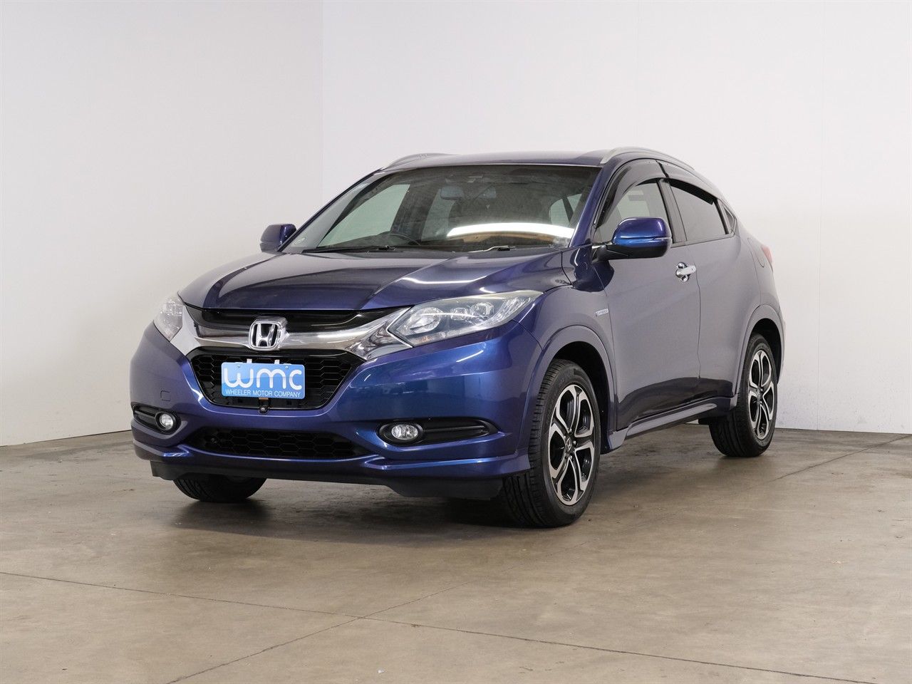 Vehicle image 4