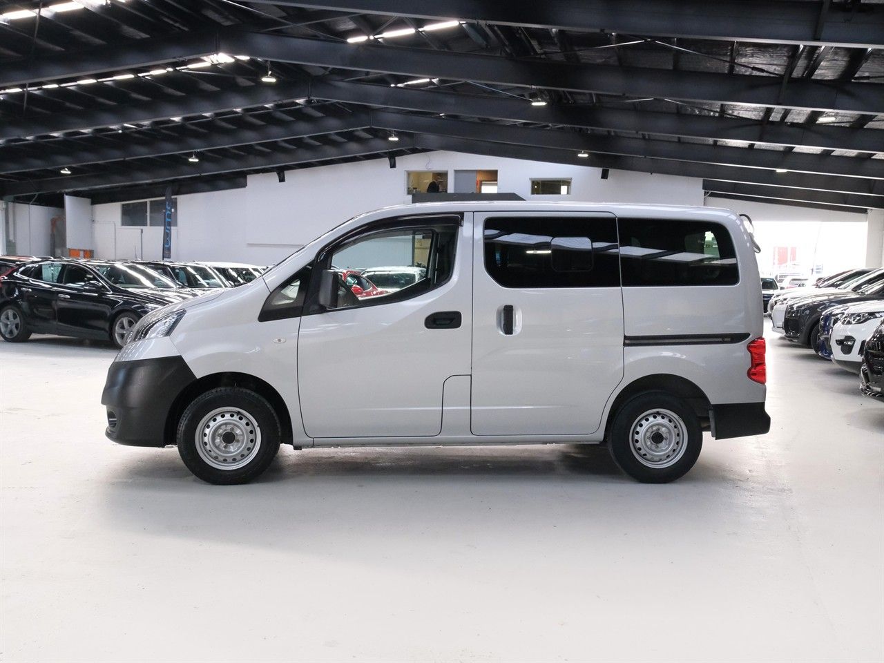 Vehicle image 5