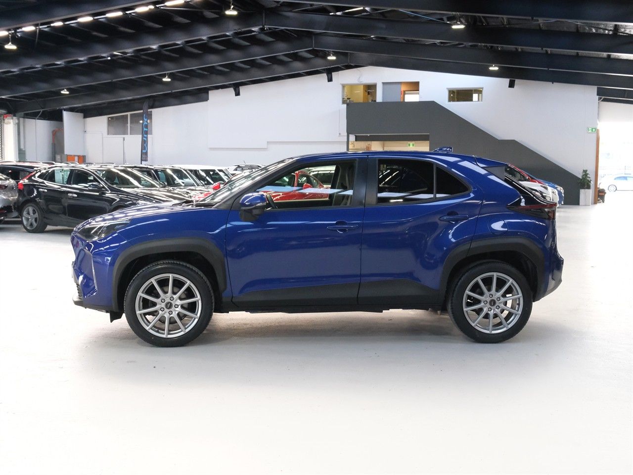 Vehicle image 5