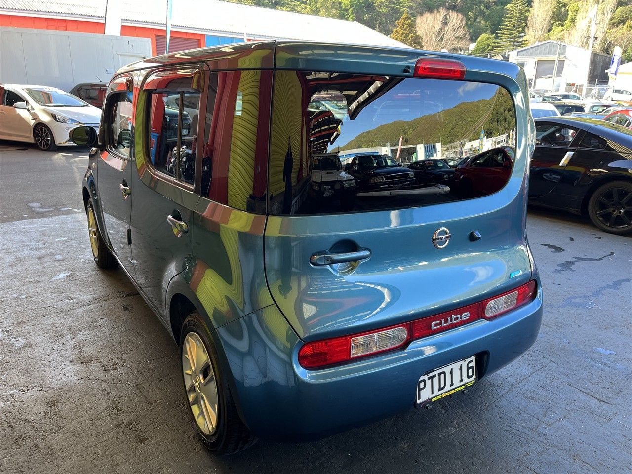 Vehicle image 4