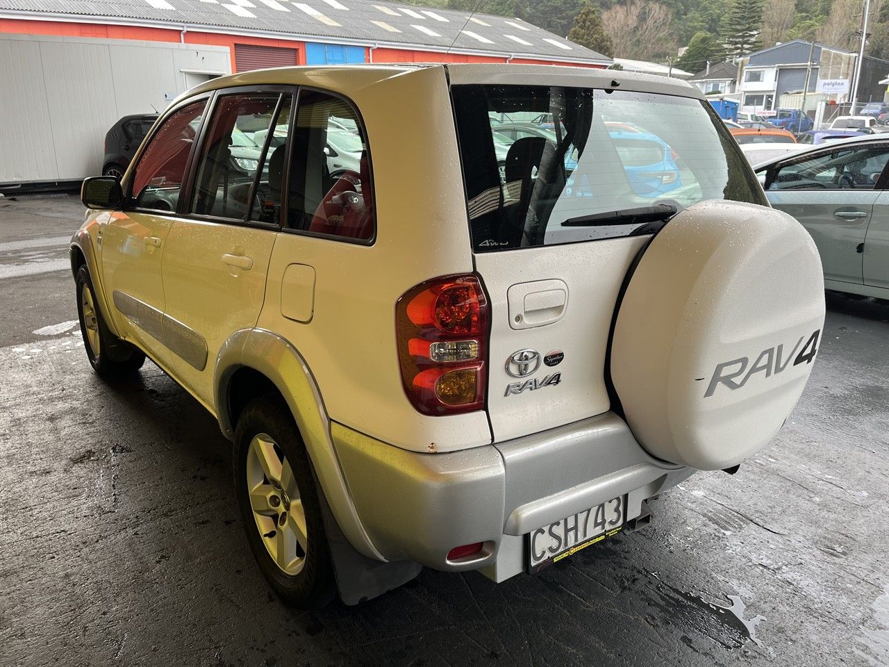 Vehicle image 4