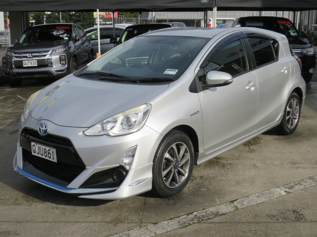 Vehicle image 3