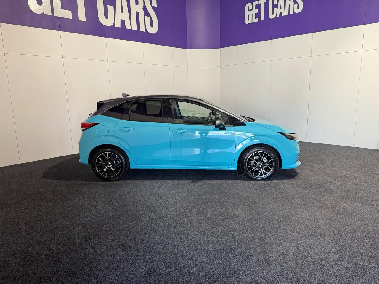 Vehicle image 3