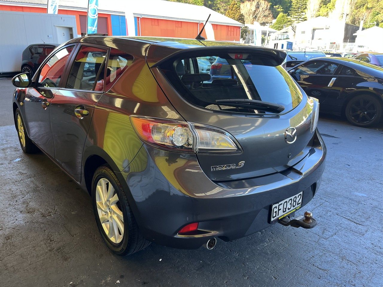 Vehicle image 4