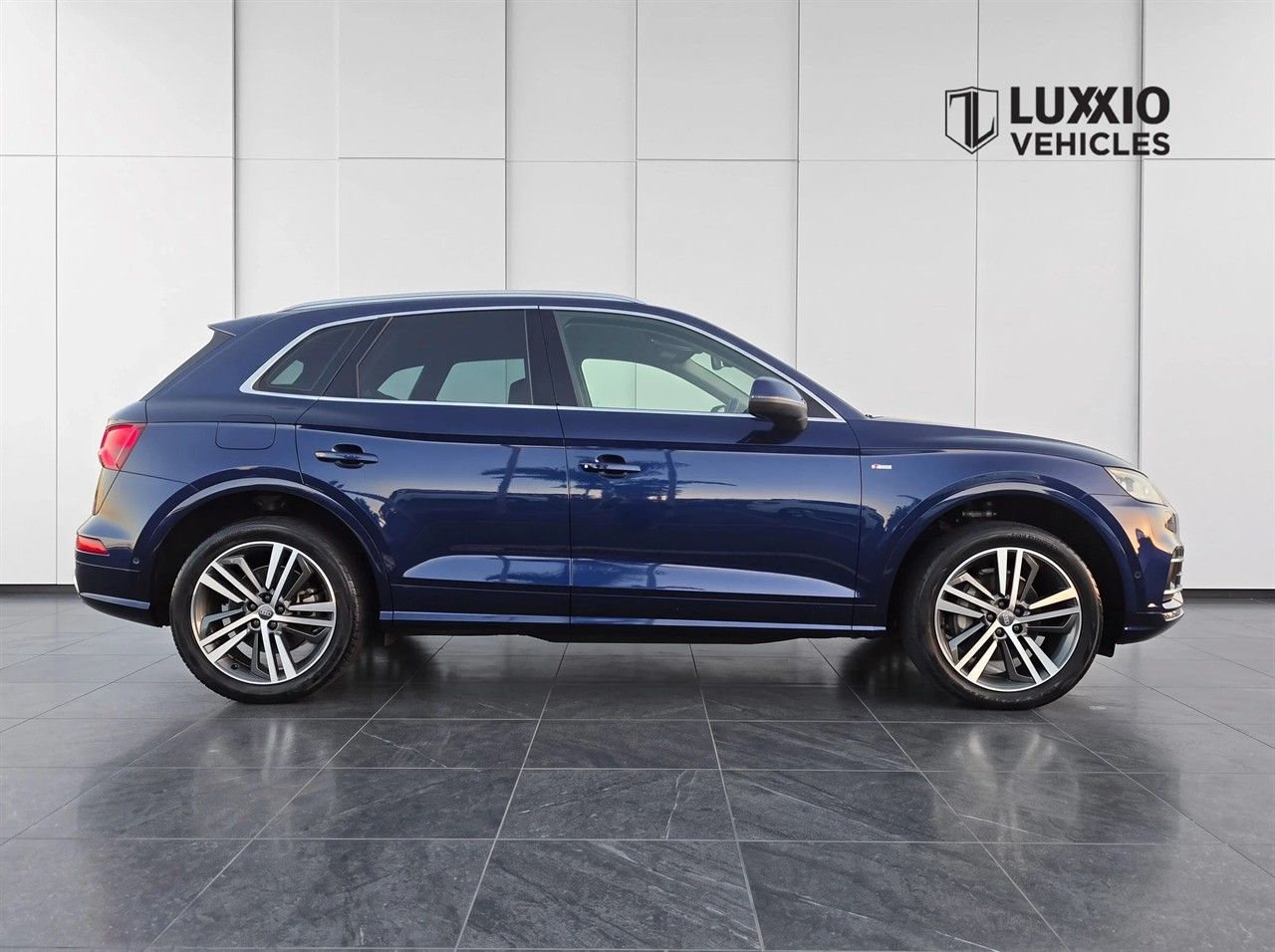 Vehicle image 5