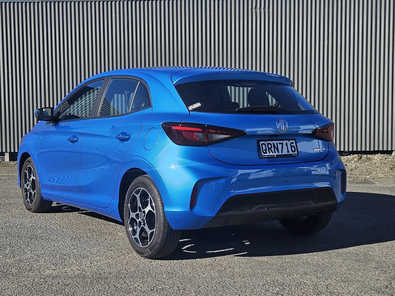 Vehicle image 5