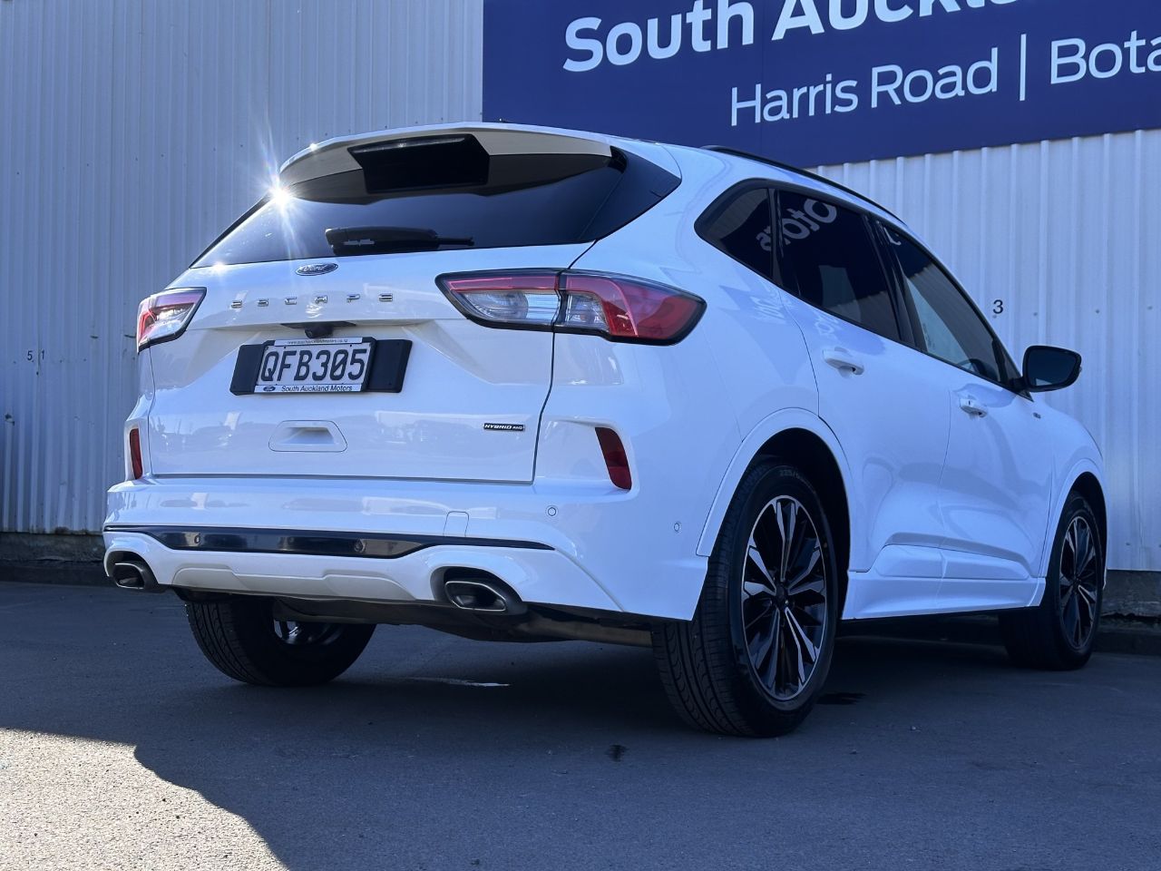 Vehicle image 5